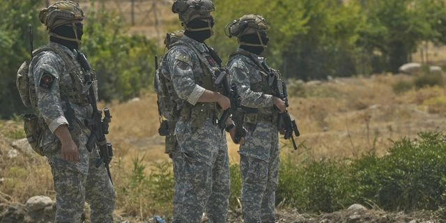 Συμβολική τελετή αφοπλισμού από την ομάδα του ΡΚΚ