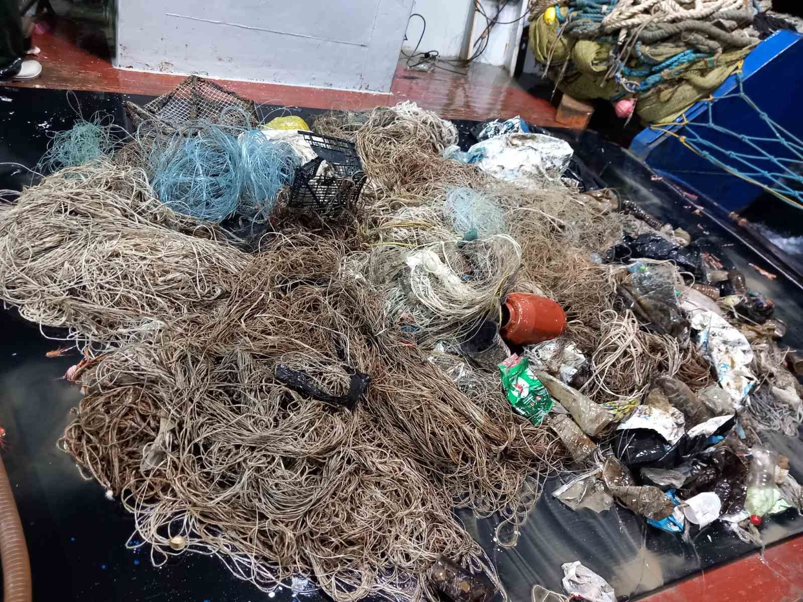 Πλαστικά (από το αρχείο του κ. Δημήτρη Νταουλτζή)