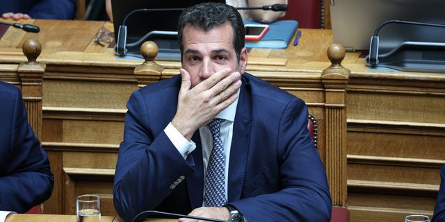 Tweet στα αγγλικά από τον Πλεύρη, μετά την “απέλασή” του από τον Χαφτάρ