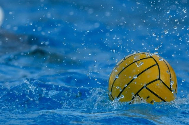 Χίος: Στέλεχος του Δήμου ευχόταν σε 13χρονους αθλητές “να πάνε στον πάτο”