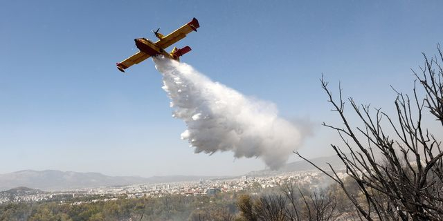 Πολυτεχνειούπολη Ζωγράφου: Η επικίνδυνη φωτιά και η γρήγορη οριοθέτηση
