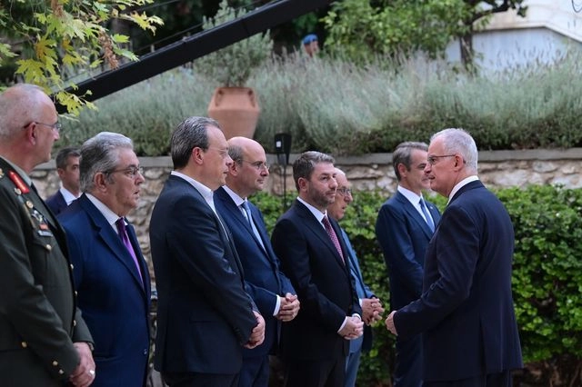 Προεδρικό Μέγαρο: Όσα έγιναν στη δεξίωση για την 51η επέτειο από την αποκατάσταση της Δημοκρατίας