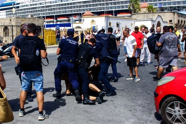 Ρόδος: Προσαγωγές και συλλήψεις στη διαμαρτυρία για το ισραηλινό κρουαζιερόπλοιο