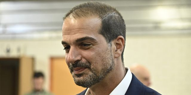 Από τον γύψο στη γυάλα: O αγώνας για το νόημα της Δημοκρατίας