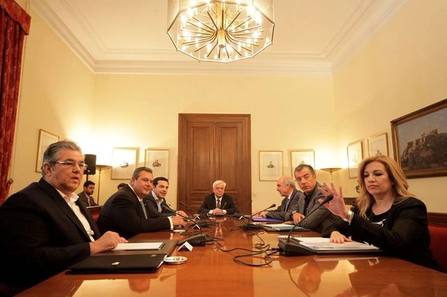 Συμβούλιο των πολιτικών αρχηγών υπό τον Πρόεδρο της Δημοκρατίας την Δευτέρα 6 Ιουλίου 2015.