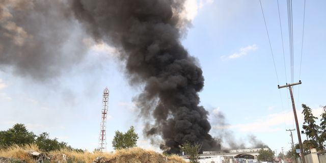 Θεσσαλονίκη: Φωτιά σε εταιρεία ανακύκλωσης στη Σίνδο – 112 για επικίνδυνους καπνούς