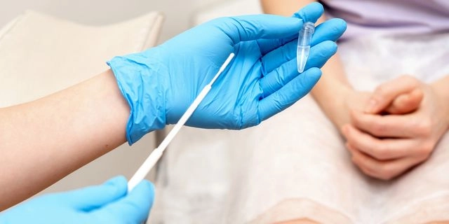 “Καμπανάκι” ΕΟΔΥ για τα ΣΜΝ – Τριπλασιάστηκαν τα περιστατικά γονόρροιας