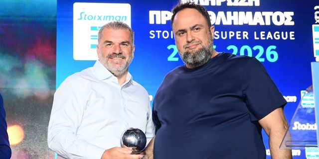 Η Super League βράβευσε τον Άγγελο Ποστέκογλου – “Θέλω να σας κάνω υπερήφανους”