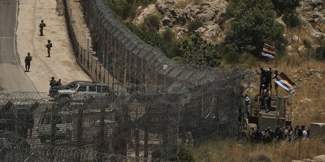 Συρία: Ποιοι είναι οι Δρούζοι και γιατί το Ισραήλ βομβαρδίζει τη Δαμασκό