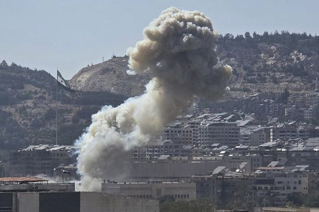 Iσραηλινή επίθεση κοντά στο Προεδρικό Μέγαρο της Συρίας – Τραυματίες κι ένας νεκρός