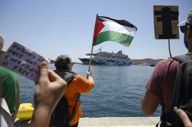 Αν η χώρα μας δολοφονούσε αμάχους, δεν θα πηγαίναμε κρουαζιέρα…