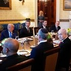 Ο Τραμπ μιλά για τέλος πολέμου Ισραήλ – Ιράν και ο Νετανιάχου ζητά Νόμπελ για εκείνον