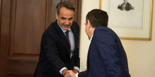 Μη σκαλίζεις τη στάχτη…