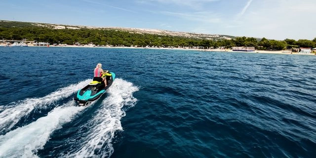 Σαντορίνη: Στο νοσοκομείο δύο τουρίστριες μετά από σύγκρουση τζετ σκι