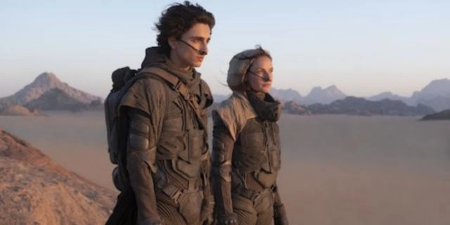 Ο Timothée Chalamet και η Rebecca Ferguson στην ταινια Dune