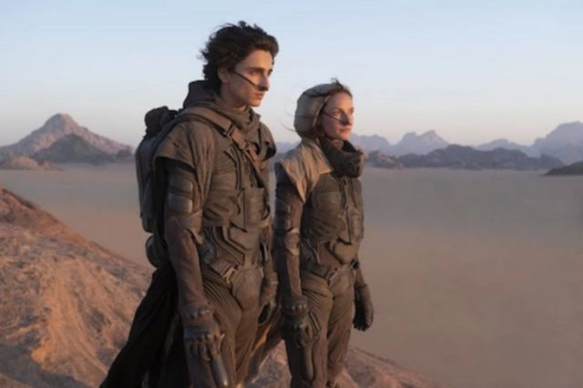 Ο Timothée Chalamet και η Rebecca Ferguson στην ταινια Dune