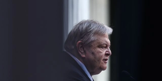 “Βόμβες” Βενιζέλου για τα μέτρα της κυβέρνησης στο Μεταναστευτικό
