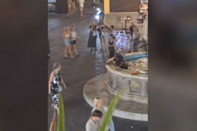 Βίντεο σοκ στη Ρόδο: Νεαρός σπρώχνει και ρίχνει στο συντριβάνι άστεγο
