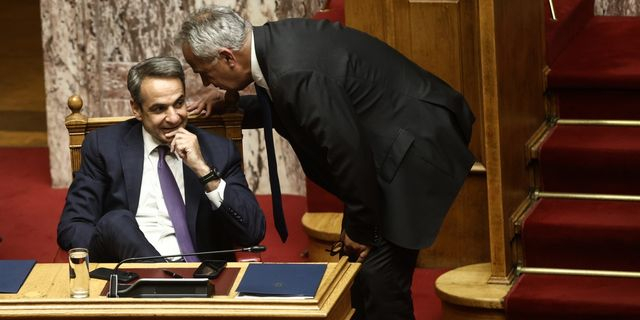 Εξεταστική συγκάλυψης σε “γραμμή” Βορίδη και οι γκρίνιες στο γαλάζιο “μαντρί”