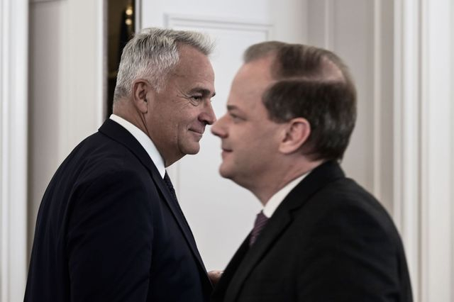 “Κωδικός συγκάλυψη” στο μεγάλο ελληνικό καλοκαίρι