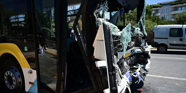 Βούλα: Συγκλονίζουν οι μαρτυρίες από τη σύγκρουση των λεωφορείων – 47 τραυματίες