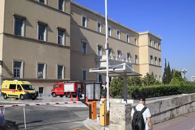Βουλή: Συναγερμός για ύποπτο φάκελο που εντοπίστηκε στην αλληλογραφία