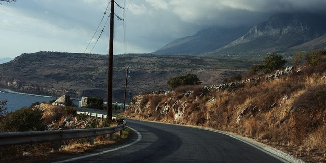 Χανιά: Έκαναν οτοστόπ και βρέθηκαν όμηροι και σε καταδίωξη