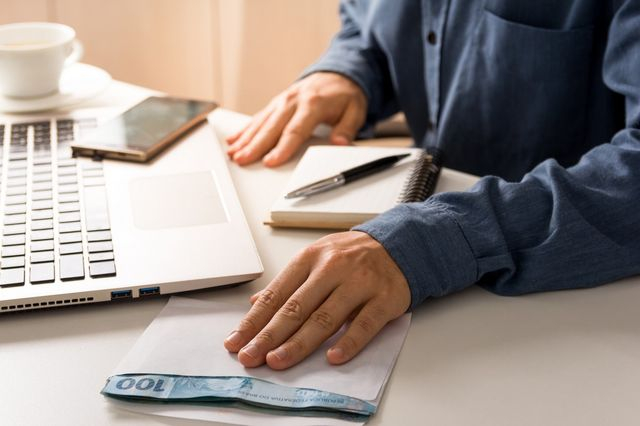 Έρευνα για επιστροφή φόρου 4 εκατ. ευρώ σε μονοπρόσωπες και νεοσύστατες εταιρίες