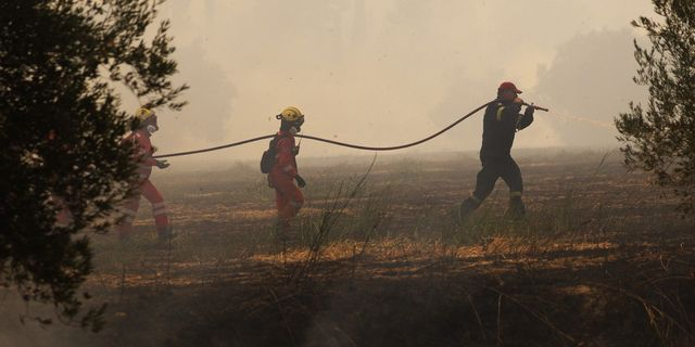 Φωτιές: Βελτιωμένη η εικόνα σε όλα τα μέτωπα – Ομολογία 19χρονου για εμπρησμό στα Συχαινά