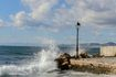 Καιρός: Επιμένουν οι ισχυροί άνεμοι – Πού θα φτάσουν τα 7 μποφόρ