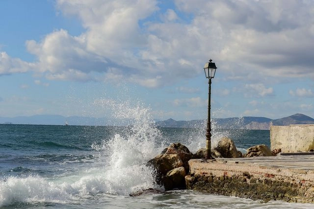 Έρχονται επικίνδυνοι άνεμοι που θα ξεπερνούν τα 100 χλμ – Αναλυτικοί χάρτες