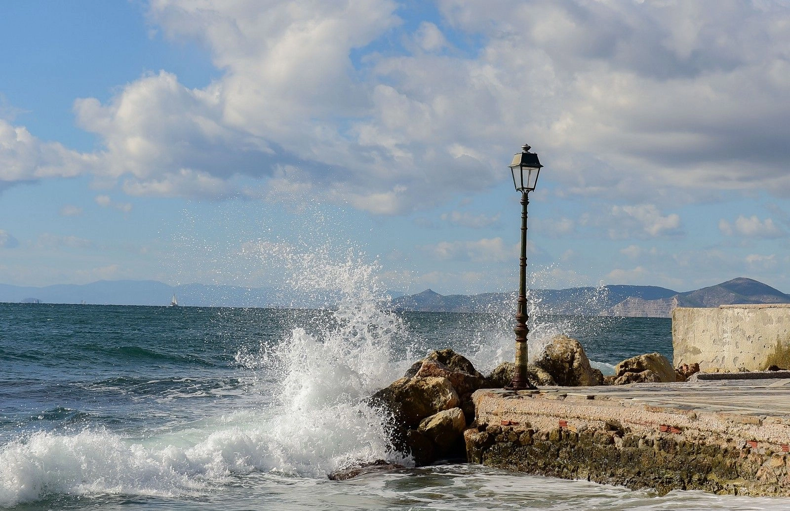Πότε αλλάζει το σκηνικό του καιρού - Πώς θα κάνουμε Πρωτομαγιά