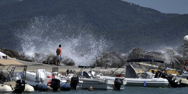 Ισχυρά μελτέμια “χτυπούν” την χώρα – Σε ποιες περιοχές ξεπέρασαν τα 100 χλμ/ώρα