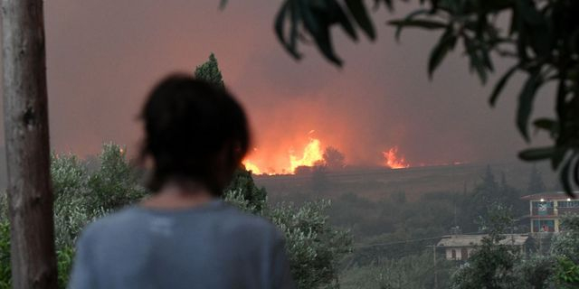 Φωτιά στην Αχαΐα: Άνοιξε ειδική πλατφόρμα για την προσωρινή διαμονή ανθρώπων που εκκένωσαν τα σπίτια τους