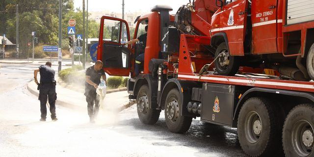 Εκτροπή πυροσβεστικού οχήματος στη Νέα Χαλκηδόνα – Ένας τραυματίας