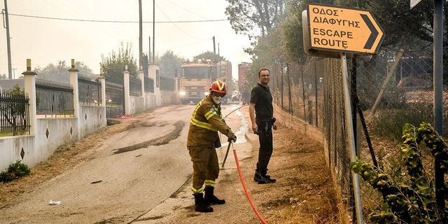 Φωτιά στην Αχαΐα: Ένας εγκαυματίας και δύο με αναπνευστικά προβλήματα στο νοσοκομείο