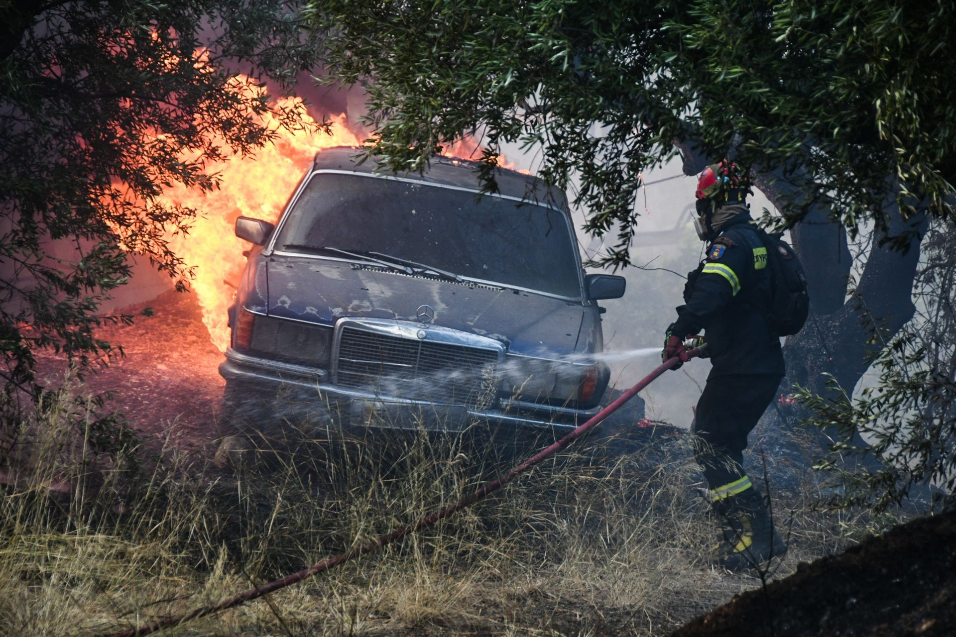 Δεύτερη ημέρα της πυρκαγιάς στην Αχαΐα