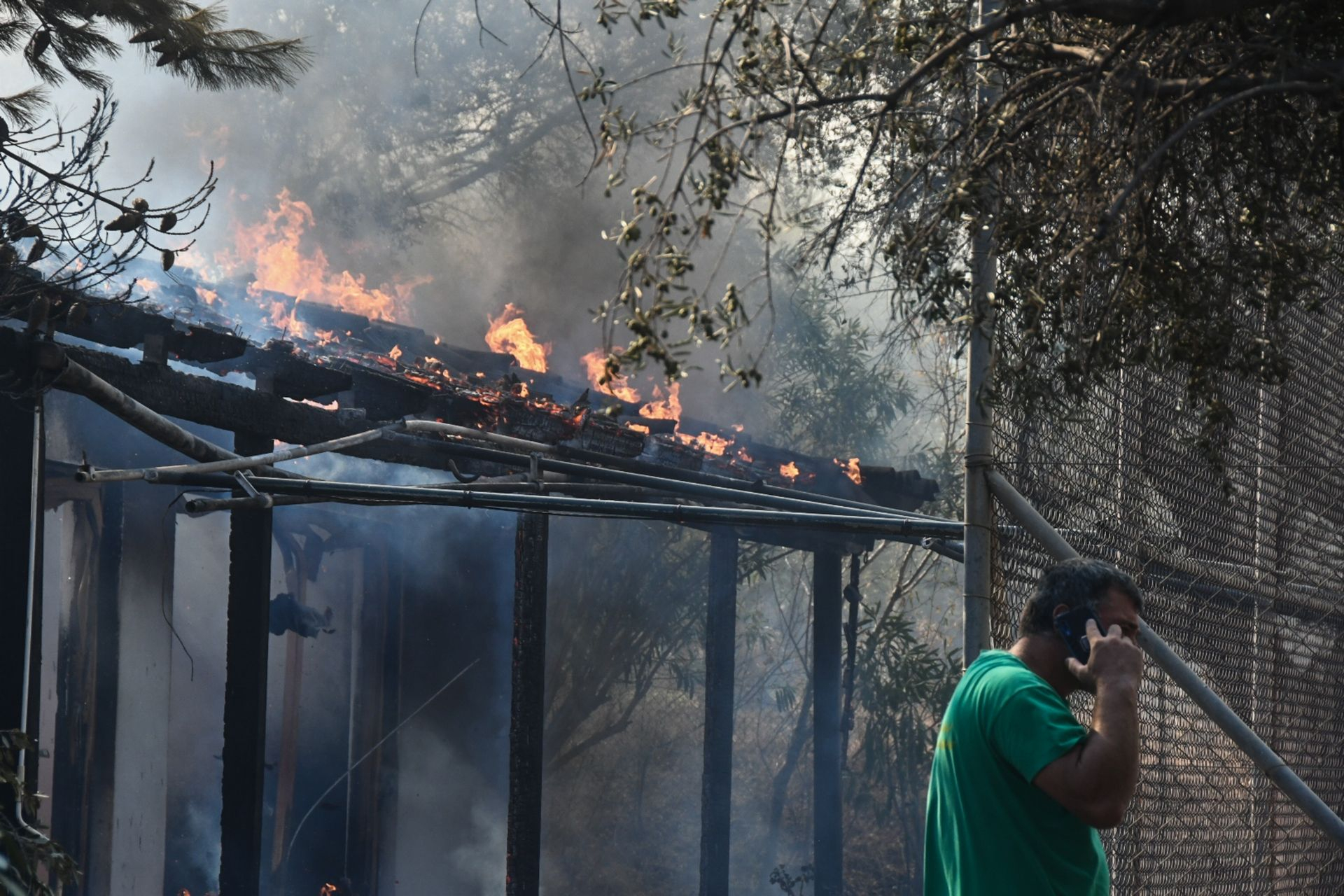 Δεύτερη ημέρα της πυρκαγιάς στην Αχαΐα