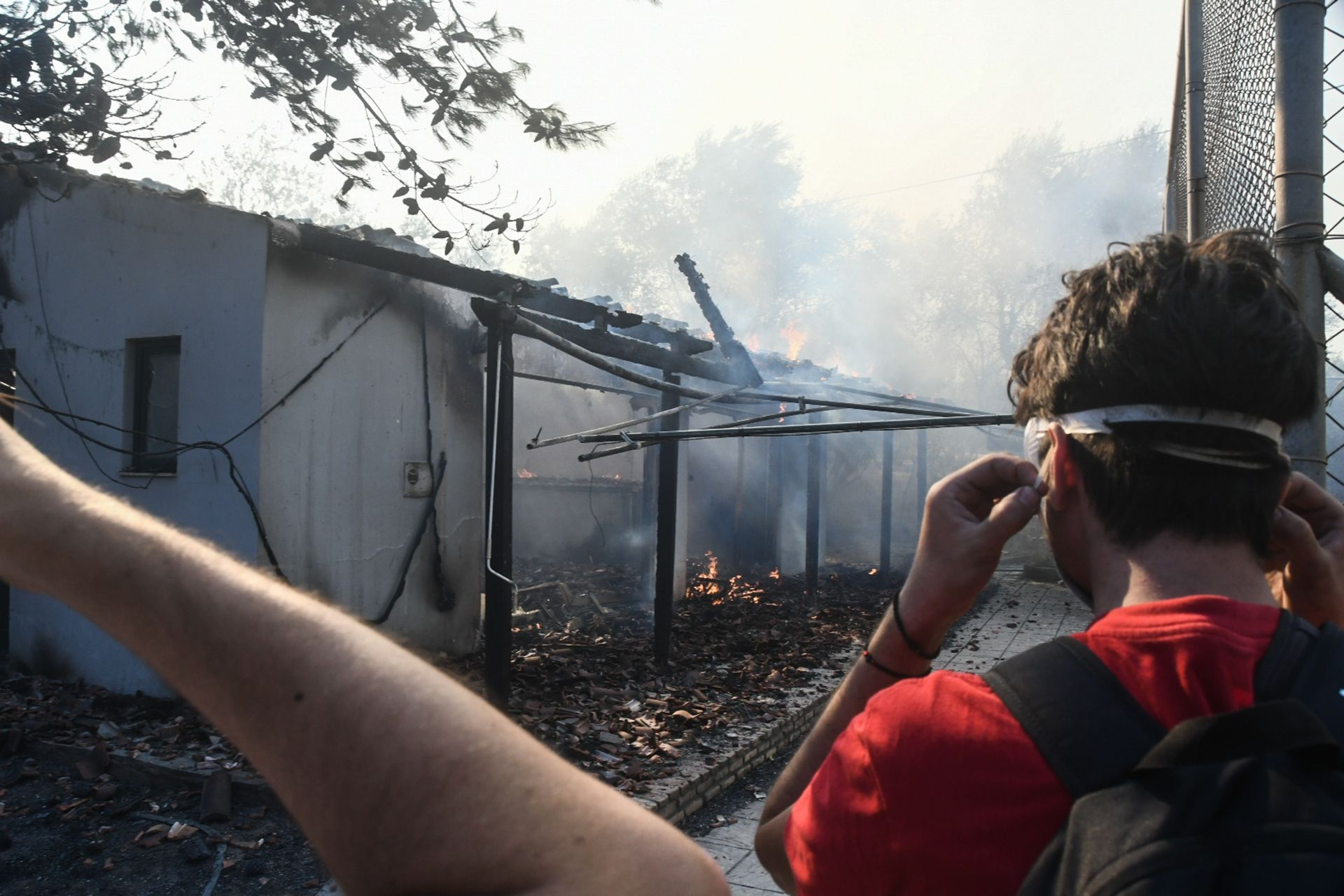 Δεύτερη ημέρα της πυρκαγιάς στην Αχαΐα