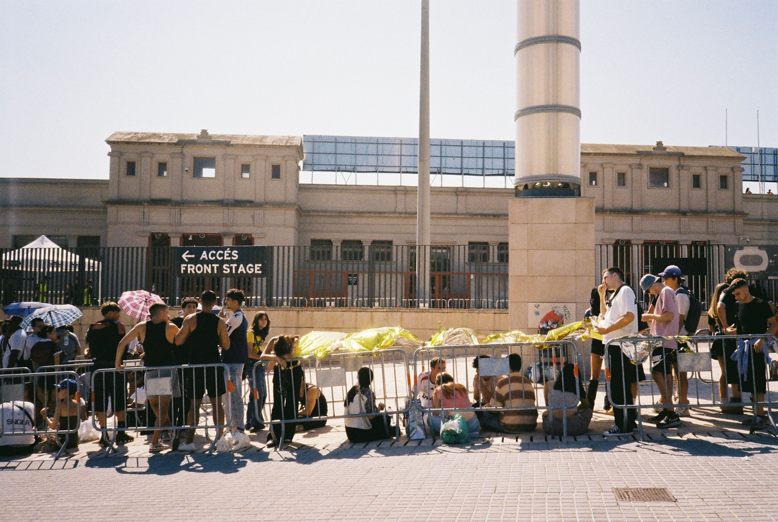 Αναμονή έξω από το Ολυμπιακό Στάδιο της Βαρκελώνης