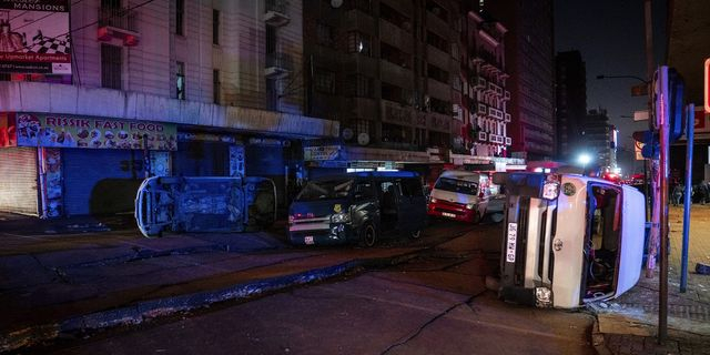 Πόλεμος των ταξί στη Νότια Αφρική με ένας νεκρό