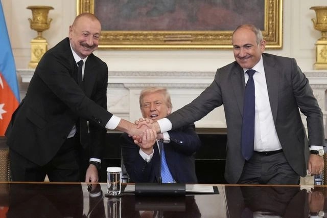 Ο Τραμπ συμφιλίωσε “οριστικά” το Αζερμπαϊτζάν και την Αρμενία