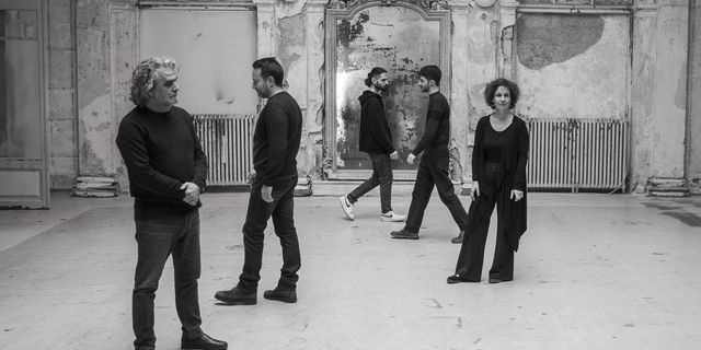 Νίκος Χατζηελευθερίου – Η Κοινωνική Σαπίλα “ξαναζεί” μέσα από τις κιθάρες του Guitarte