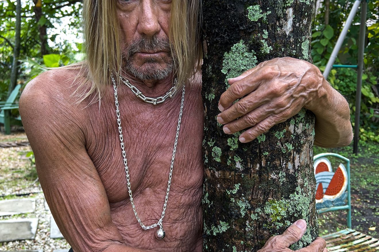 COVER Iggy, No.20, Summer/Pre-Fall 2022