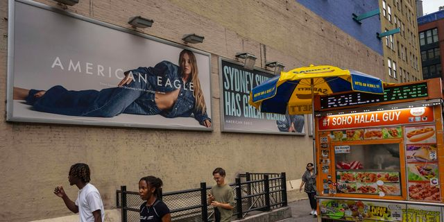Τι απαντά η American Eagle μετά το σάλο με τη διαφήμιση της Σίντνεϊ Σουίνι