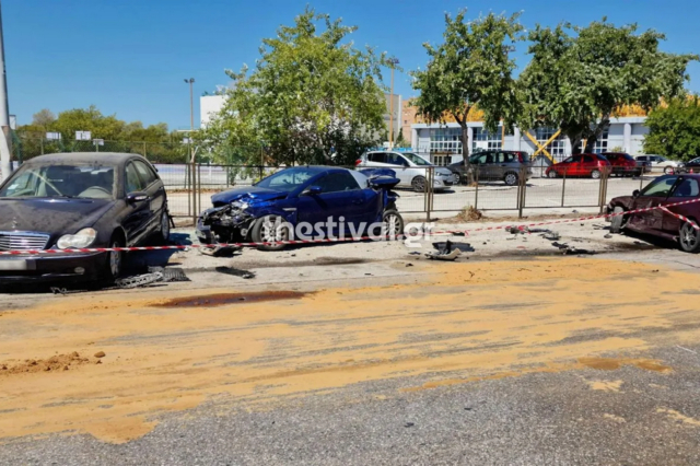 Φωτογραφία από τις ζημιές που προκάλεσε το ΙΧ