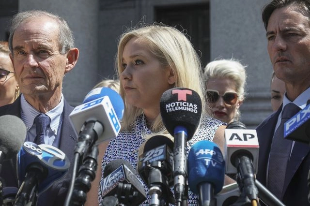 Βιρτζίνια Τζιουφρέ: Έρχονται νέες αποκαλύψεις για Έπσταϊν και πρίγκιπα Άντριου