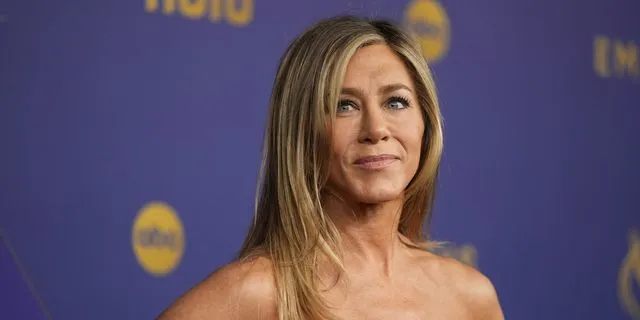 Τζένιφερ Άνιστον