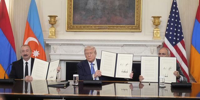 Ρωσία: Χαιρετίζει τη συμφωνία ειρήνης μεταξύ Αρμενίας και Αζερμπαϊτζάν