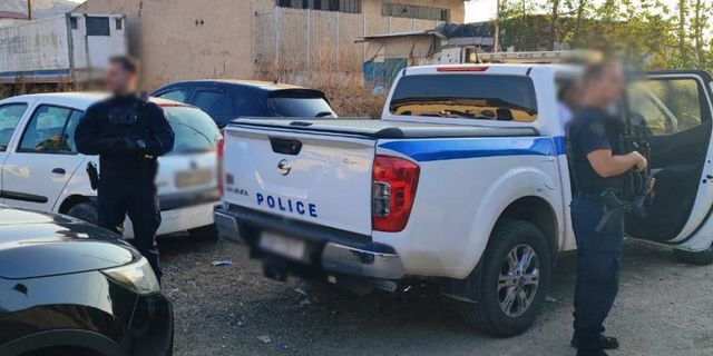 Ασπρόπυργος: Αστυνομική επιχείρηση μετά από επεισόδιο με πυροβολισμούς – 17 συλλήψεις